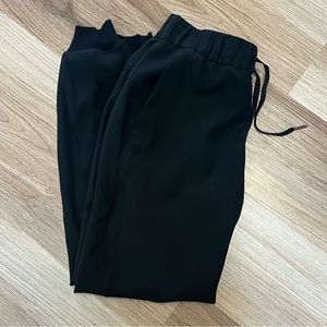 LIKE NEW lululemon pocketed joggers